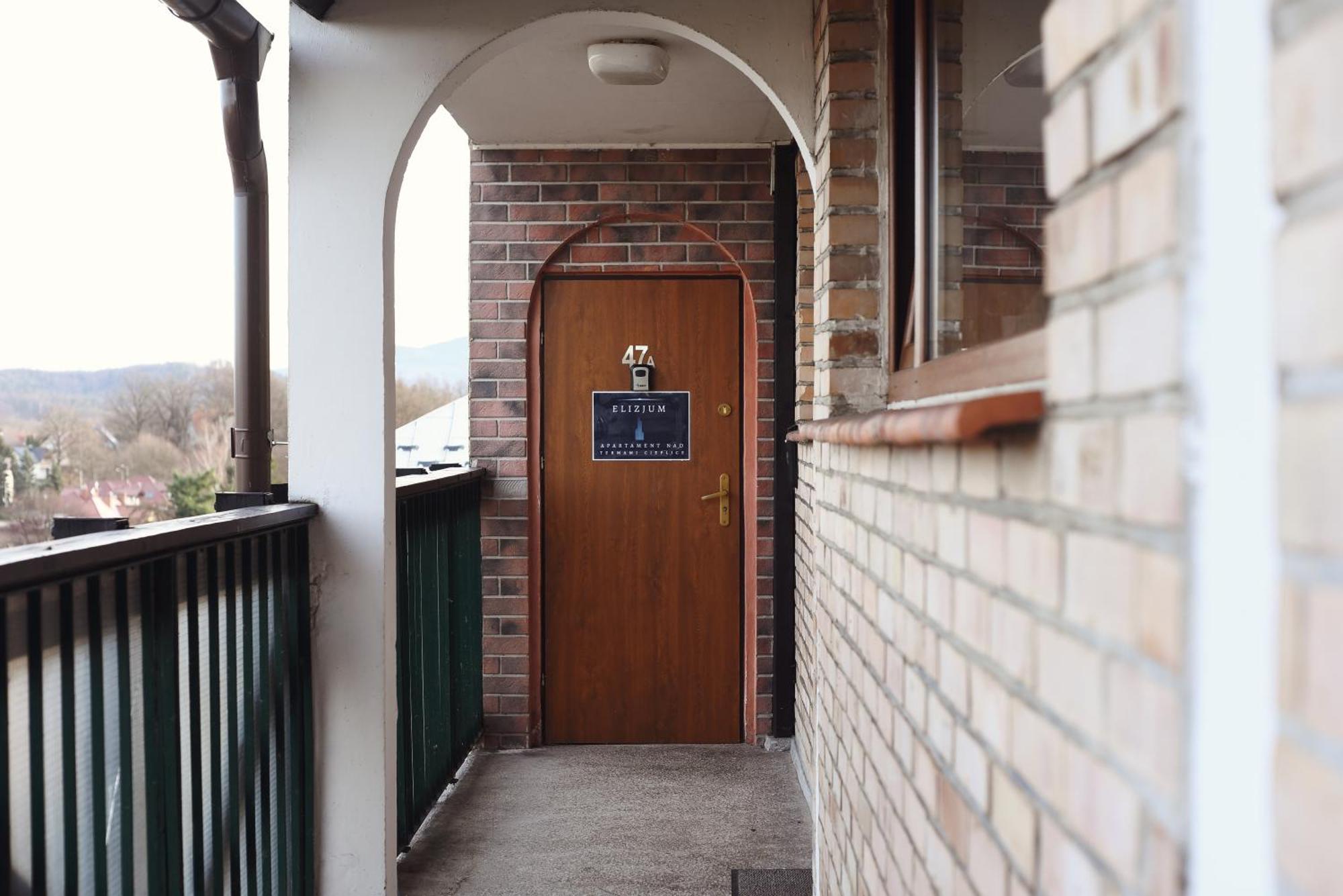 Elizjum Apartament Nad Termami Cieplice 耶莱尼亚古拉 外观 照片